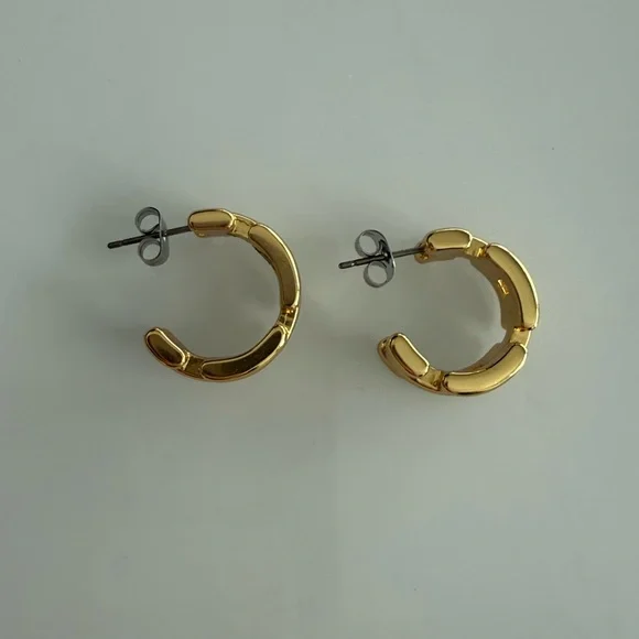 Madewell Chunky Gold Earrings - Picture 3 of 4